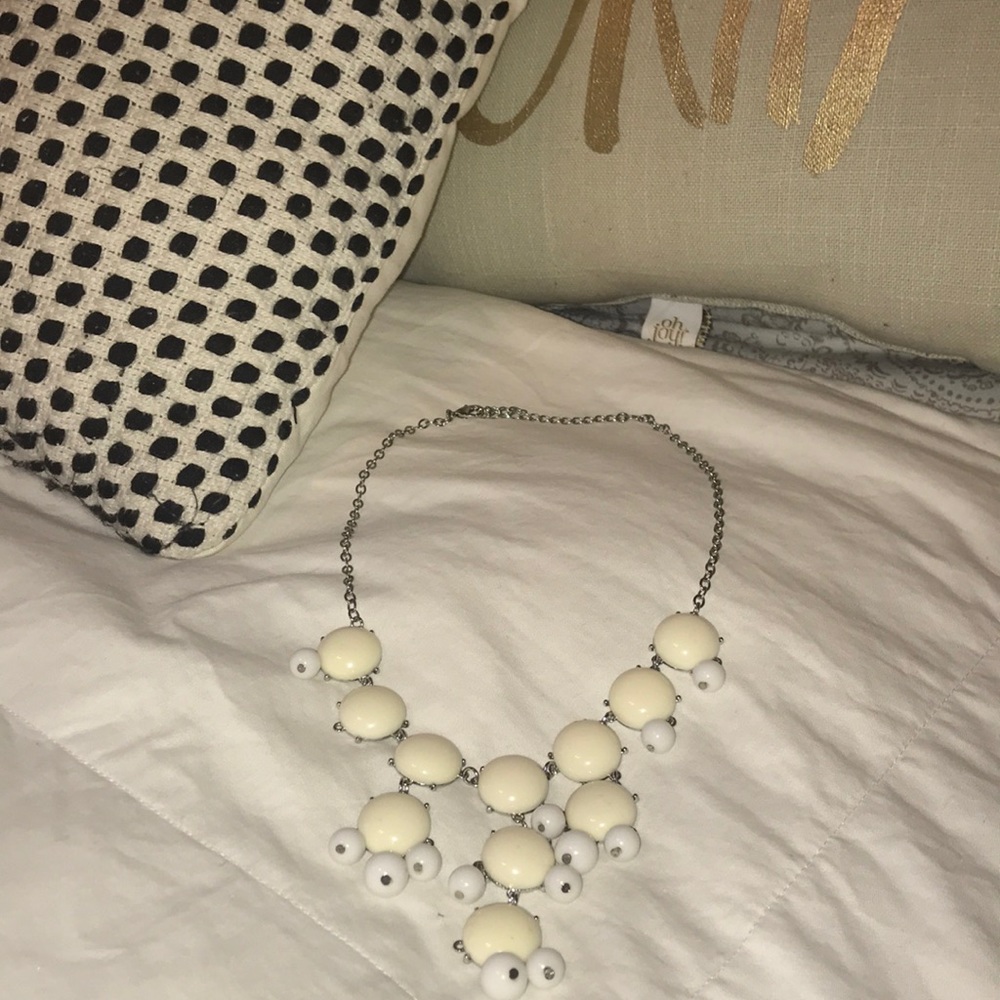 white bubble necklace 😍